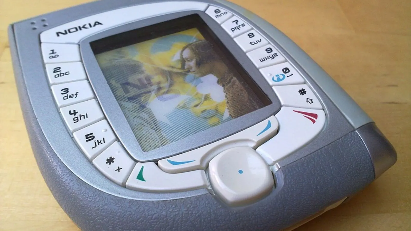 Diferentões: confira os 8 celulares mais esquisitos da história