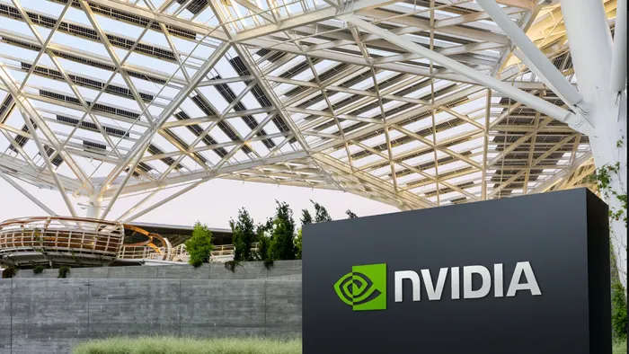NVIDIA bate recorde de vendas com Blackwell, mas restrições à China pesam no mercado de GPUs