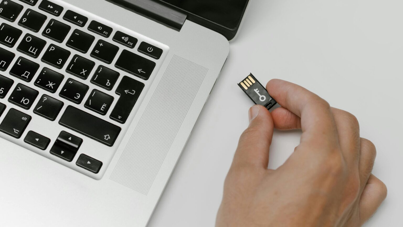 Como recuperar fotos apagadas do cartão de memória, pendrive e HD