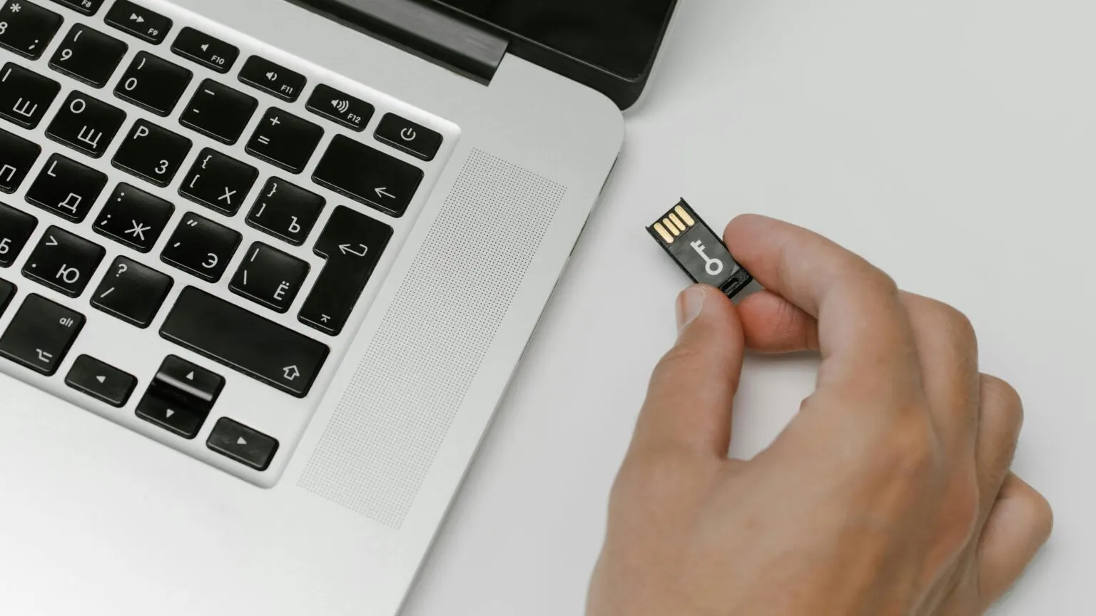 Como recuperar fotos apagadas do cartão de memória, pendrive e HD