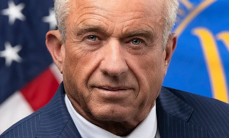 De novo?! Secretário de saúde dos EUA culpa jogos por violência