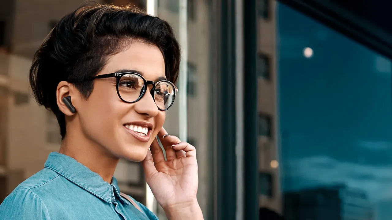 Dell lança fones Pro Plus Earbuds com IA para uso profissional