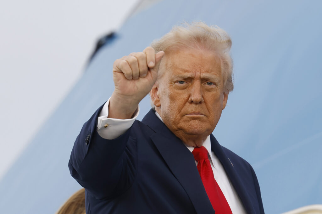 Donald Trump promete novamente tarifa de 100% para filmes produzidos fora dos EUA