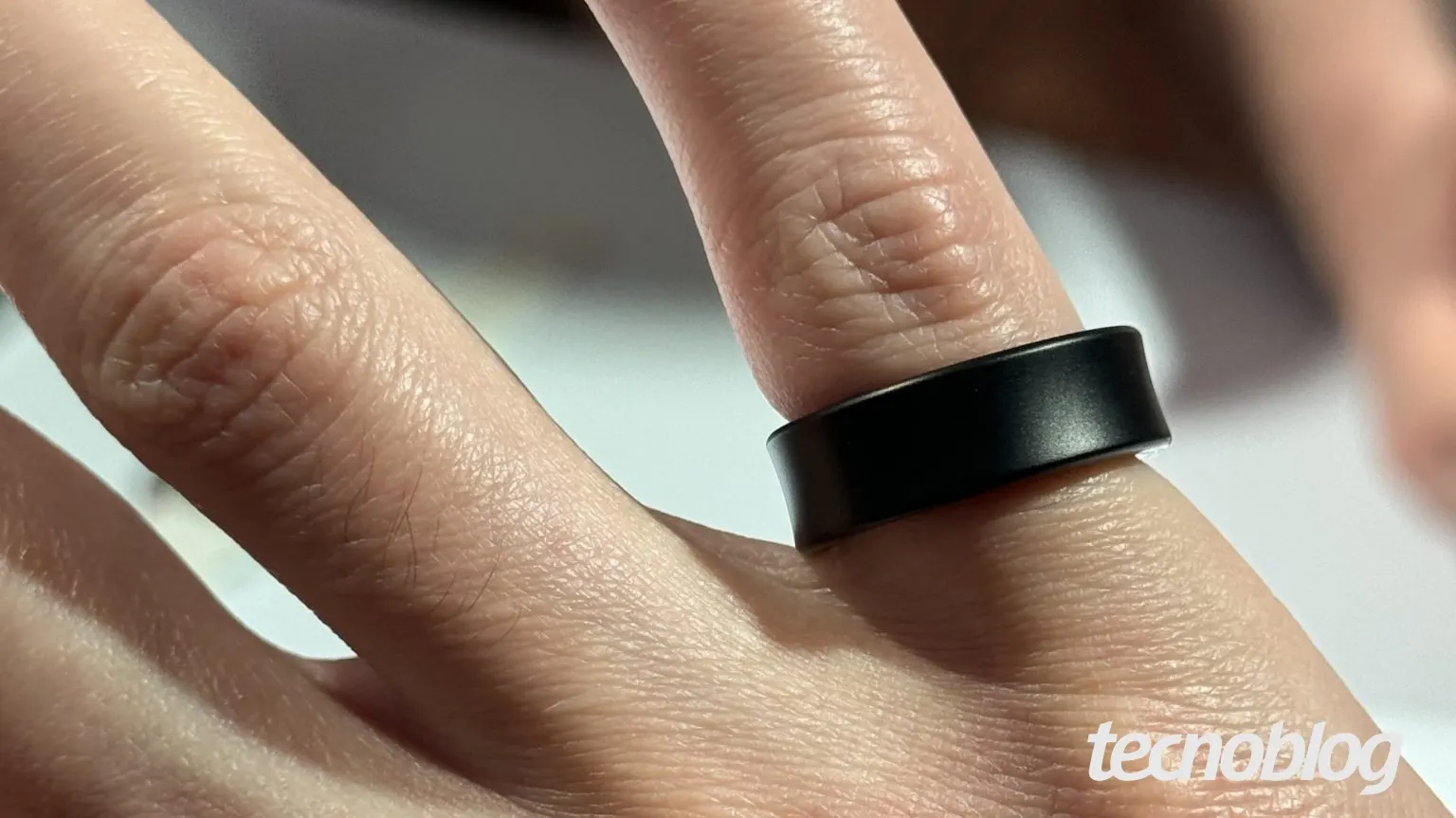 Galaxy Ring fica preso a dedo de usuário após bateria inchar