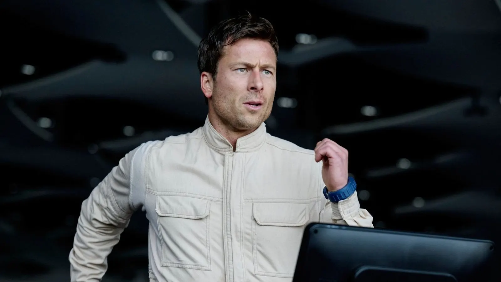 O Sobrevivente: Novo filme com Glen Powell muda de nome no Brasil após reclamações