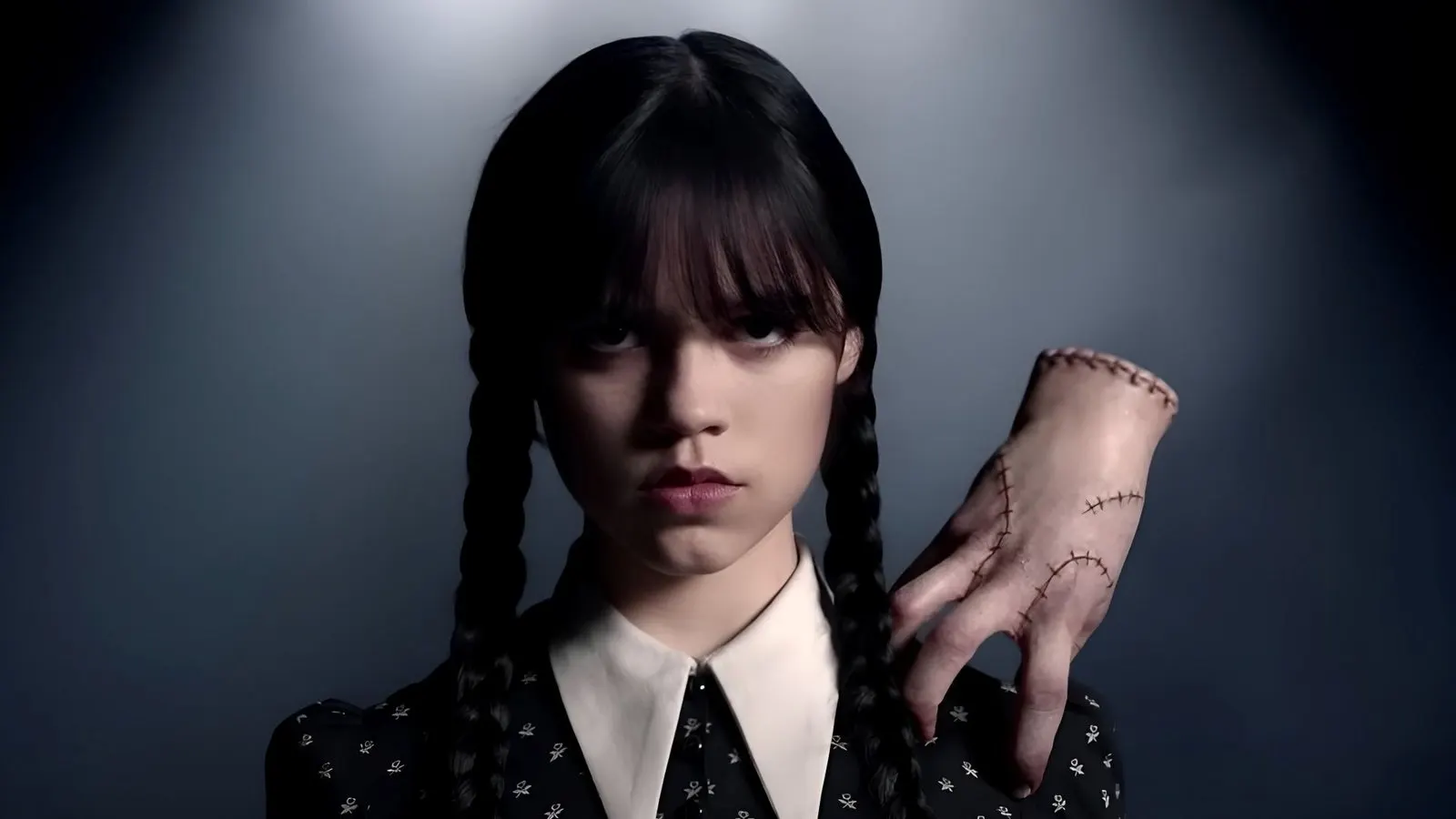 Origem de Mãozinha é revelada na segunda temporada de Wandinha