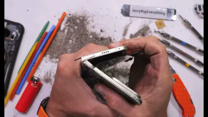 Dobrável do Google explode durante teste de durabilidade; assista
