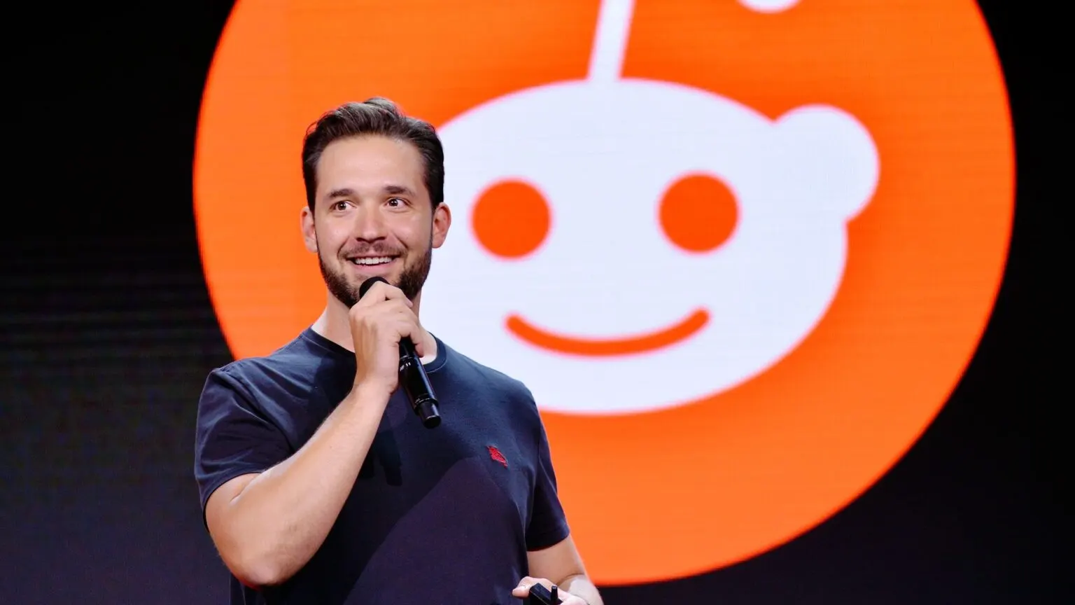 “Maior parte da internet está morta”, diz cofundador do Reddit
