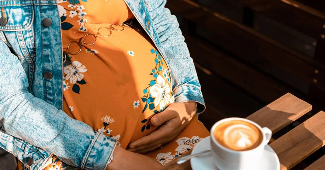 Consumo de cafeína por grávidas: a exposição precoce realmente provoca alterações metabólicas nos bebês?