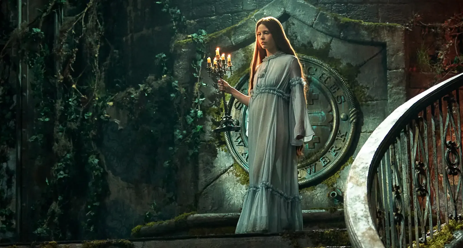 Frankenstein | Mia Goth diz que perguntou a Guillermo del Toro sobre sequência