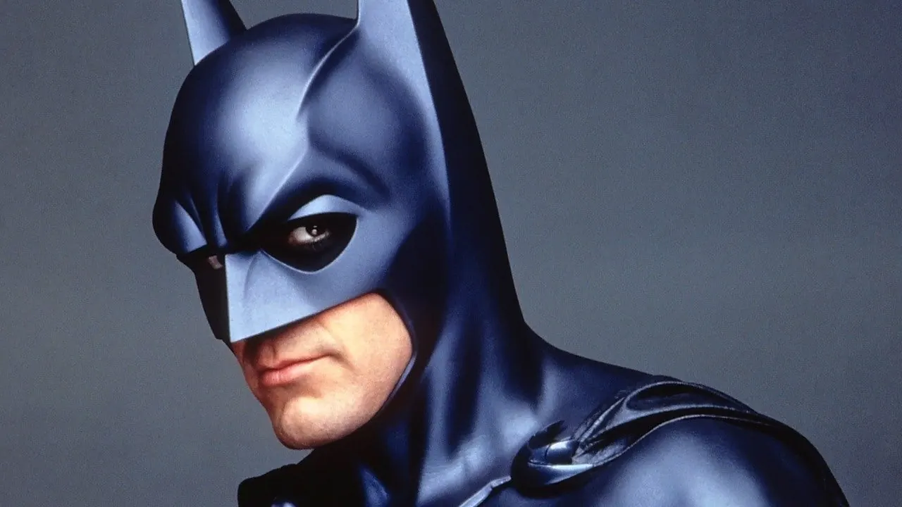 George Clooney diz que seu filho (enfim) assistiu Batman & Robin, e revela a reação