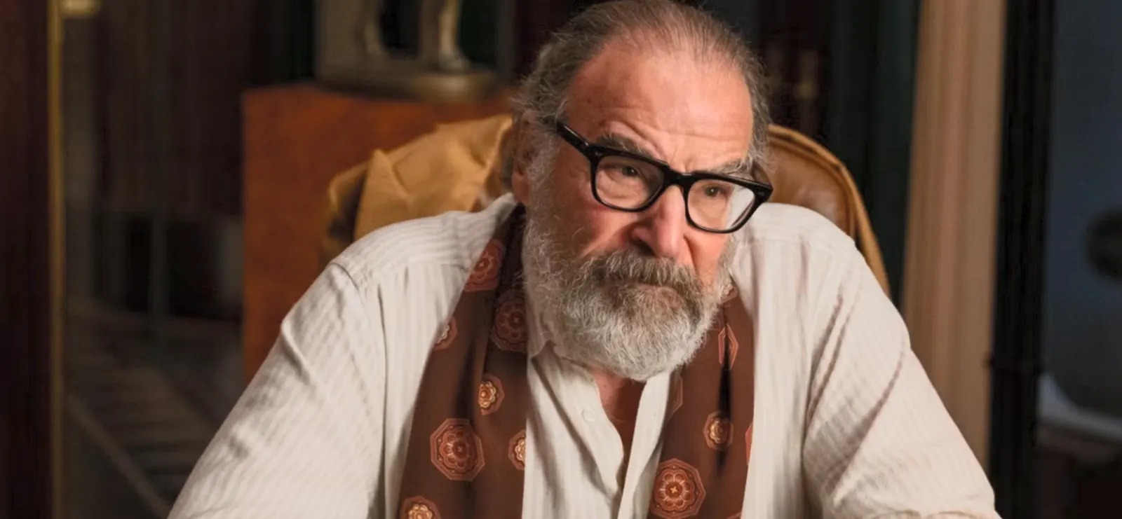 Mandy Patinkin é anunciado como Odin na série live-action de God of War