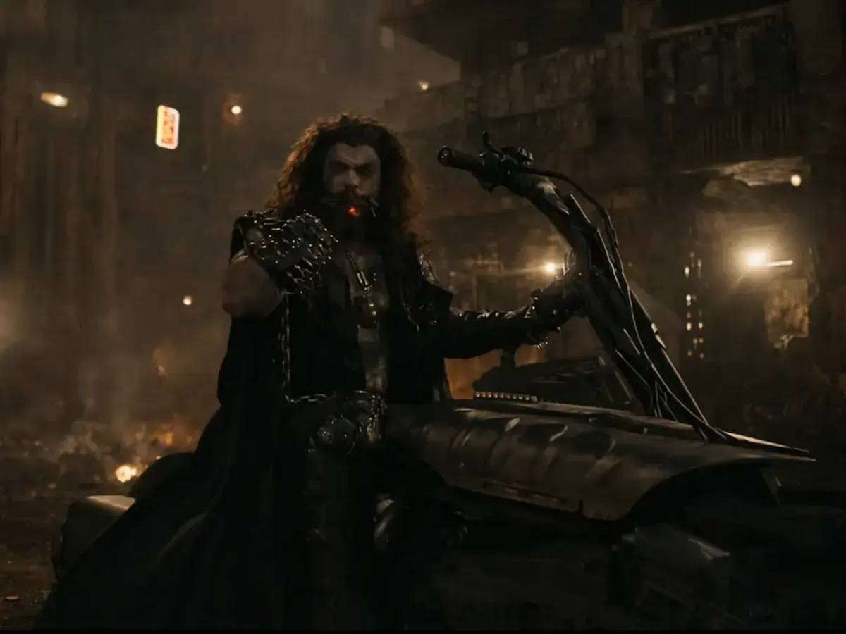 Supergirl | Artes promocionais revelam visual completo de Jason Momoa como Lobo