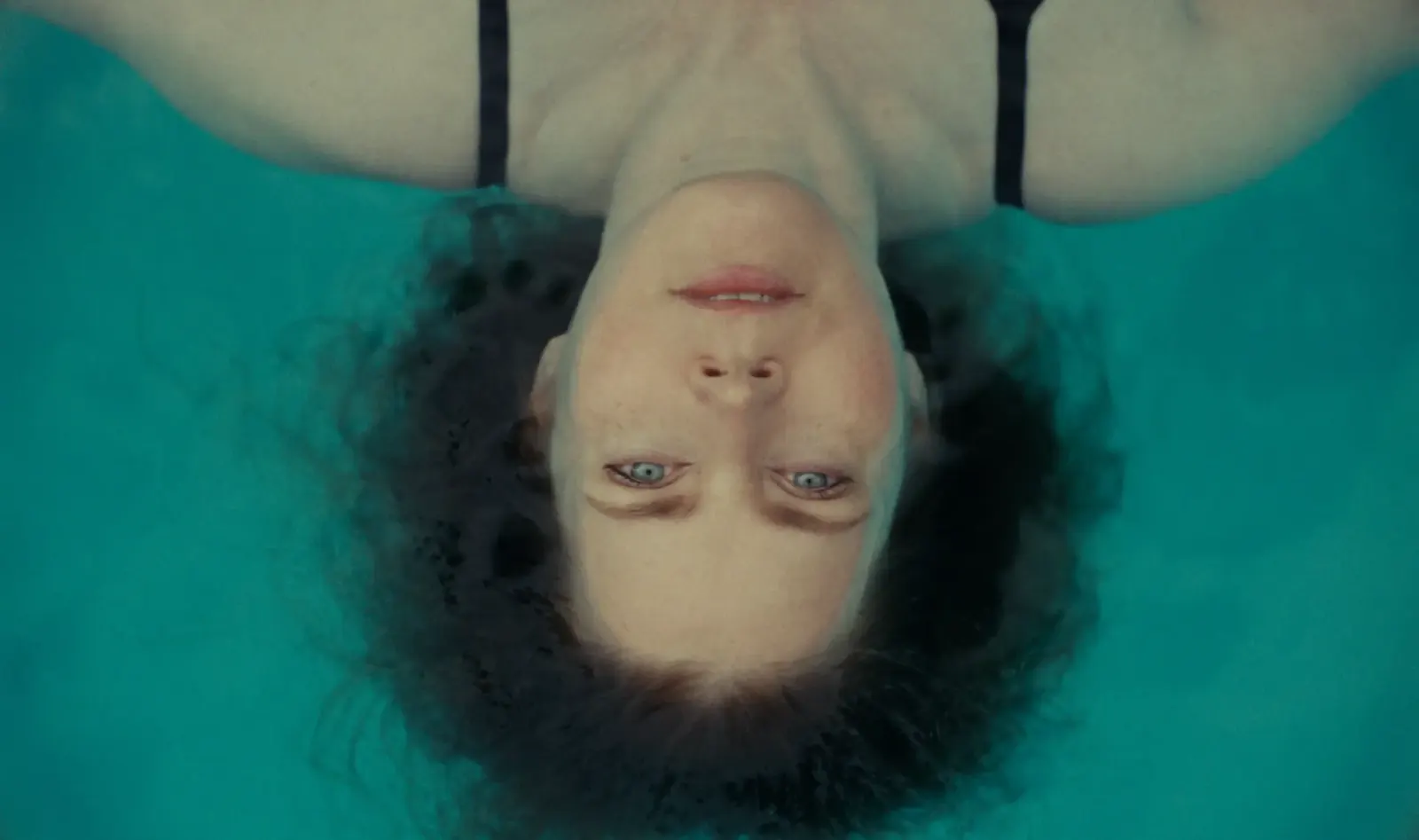 At the Sea: Novo filme de Amy Adams é massacrado pela crítica no Festival de Berlim