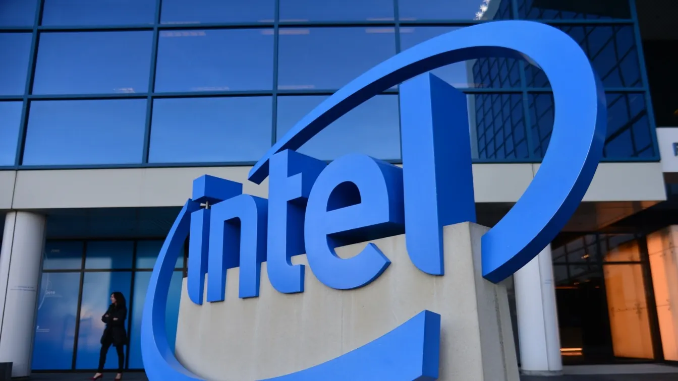 Intel confirma que irá priorizar chips para data centers de IA em 2026