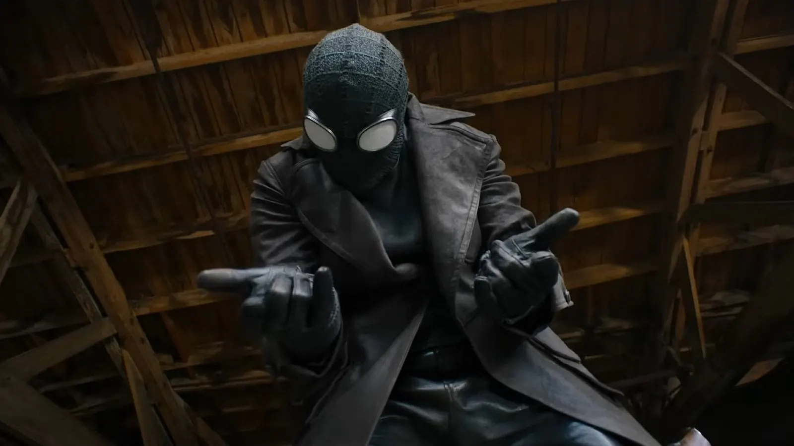 Spider-Noir ganha trailer final mostrando suas versões em Preto & Branco e em Cores